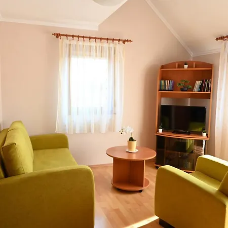 Liszkai Apartman Apartment Gyula Exterior photo